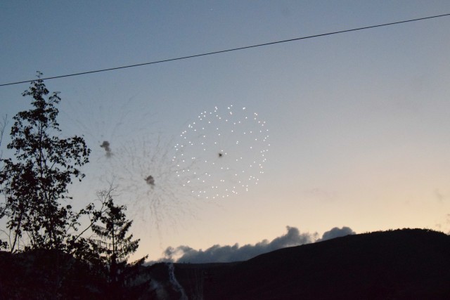 白樺湖で花火のサプライズ