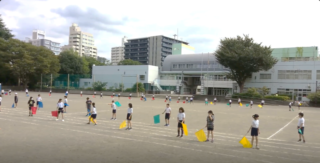 校庭　隊形確認風景