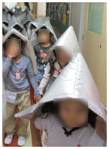 写真は４月避難訓練のもの