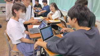 発表で気になった点を質問し合います