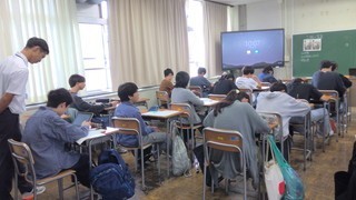 B組