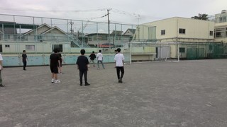 サッカー・鳥かご中